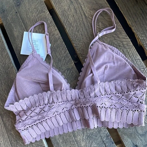 Anemone Lace Bralette in Lavender - Picture 3 of 3